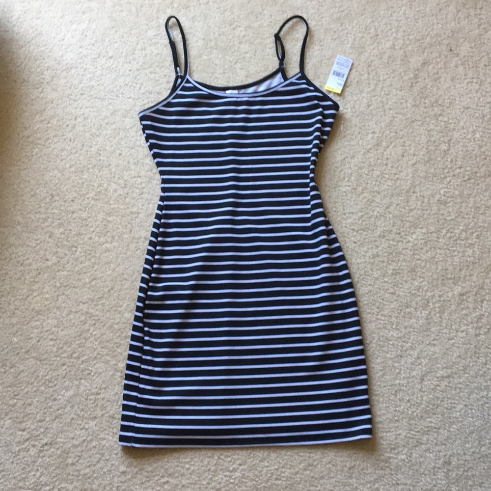 Black and white bodycon dress (BONGO)